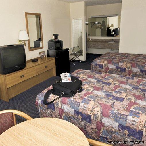 Regency Travel Inn Hayti Room photo